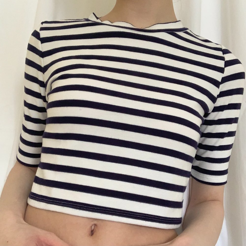 🤍🖤Divided Striped Cropped Tee🖤🤍